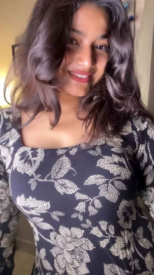 Long-sleeved, flared kurti