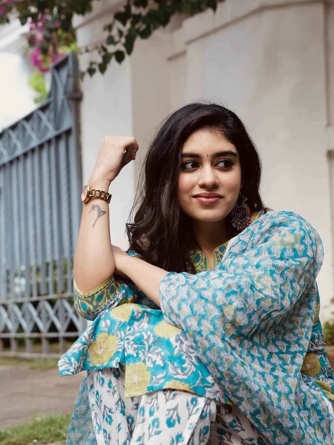 Ethnic Indian Wear Elegant Blue Floral Cotton Suit for Women