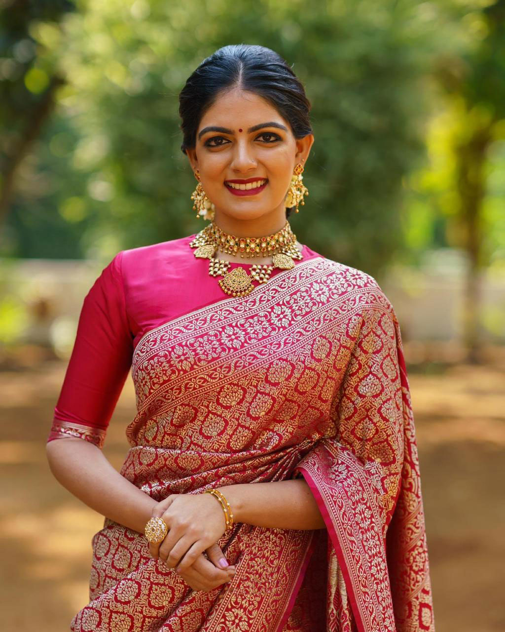 Red Banarasi Silk Sarees: Buy Latest Indian Designer Red Banarasi Silk  Sarees Online - Utsav Fashion