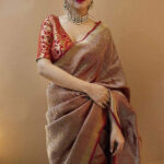 Traditional Kanjivaram Wevaed Jikjack Soft Silk Jacquard Saree - Saree Vale 1